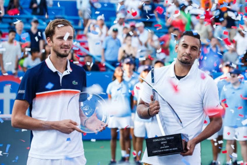 Россиянин Даниил Медведев стартовал с уверенной победы на теннисном турнире серии Мастерс в Монреале