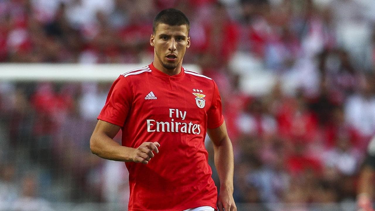 «Манчестер Юнайтед» подтвердил интерес к защитнику «Бенфики» Рубену Диашу