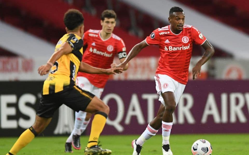 Интернасьонал - Атлетико Паранаэнсе