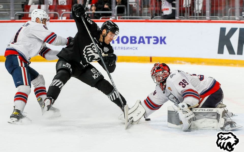 Нефтехимик - Трактор