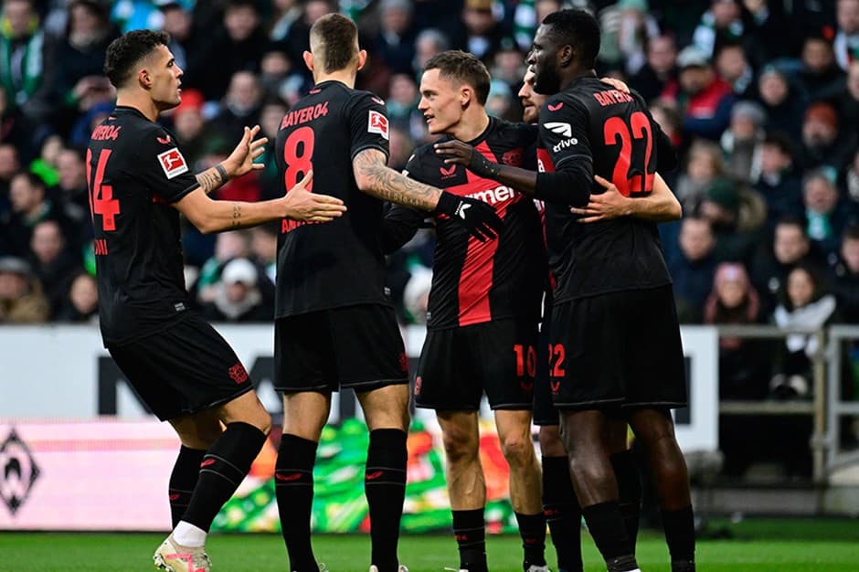 «Байер» одолеет дортмундскую «Боруссию» в 13-м туре Бундеслиги 3 декабря