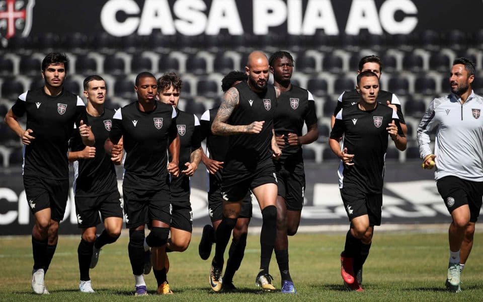 «Каса Пиа» - «Фамаликан»