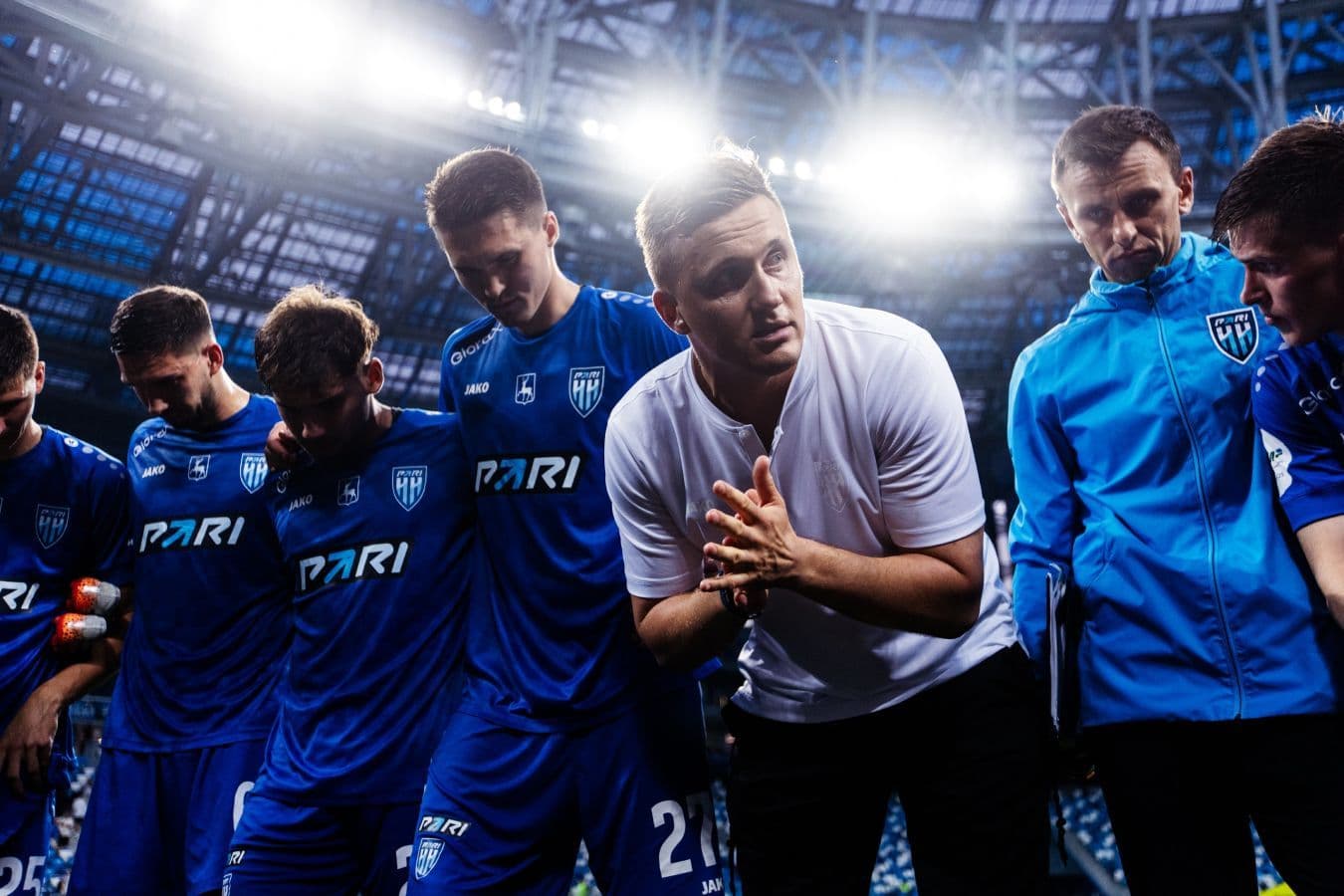 Шпилевский и команда. Фото: ФК «Пари НН»