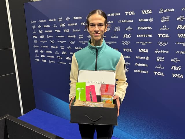 Российским спортсменам на Олимпиаде вручили посылку из Сочи