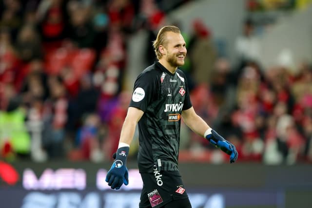 Камоцци назвал Максименко лидером обороны «Спартака»: «Он продолжает оставаться надежным»