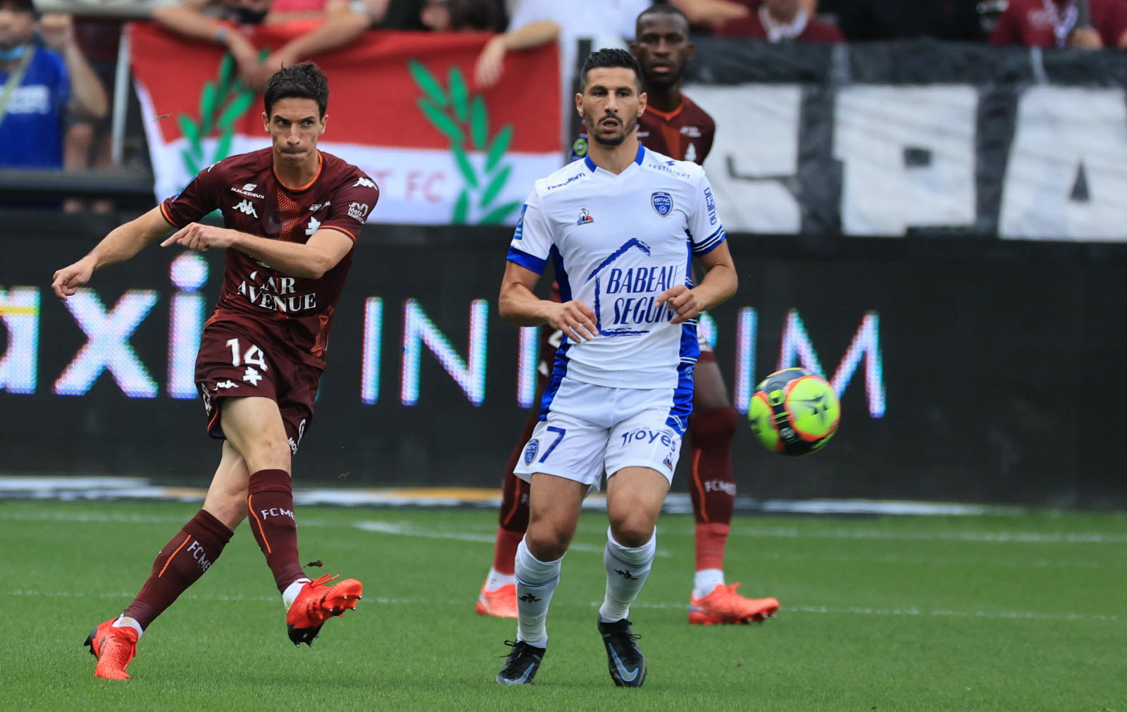 Прогноз на матч лион. Лч 2023. Прогноз на матч лион. Доп тотал что это. Лион франция сентябрь 2004.