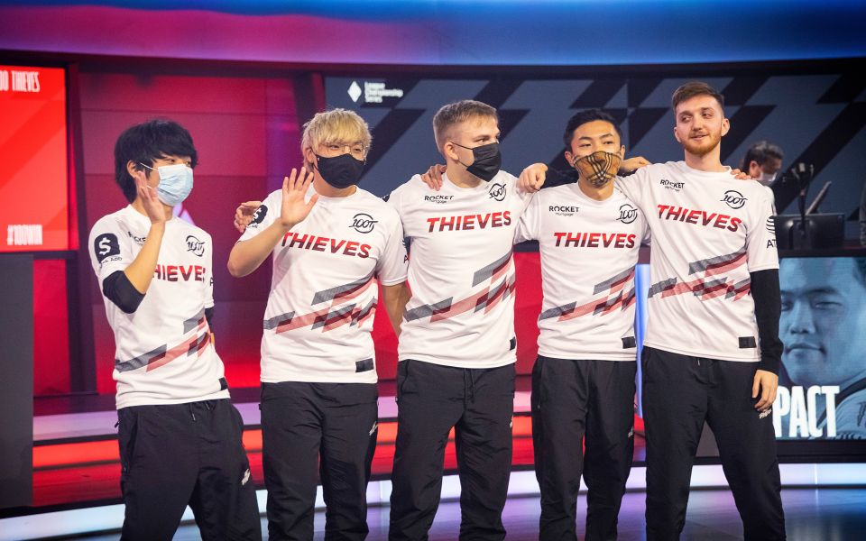 Cloud9 - 100 Thieves